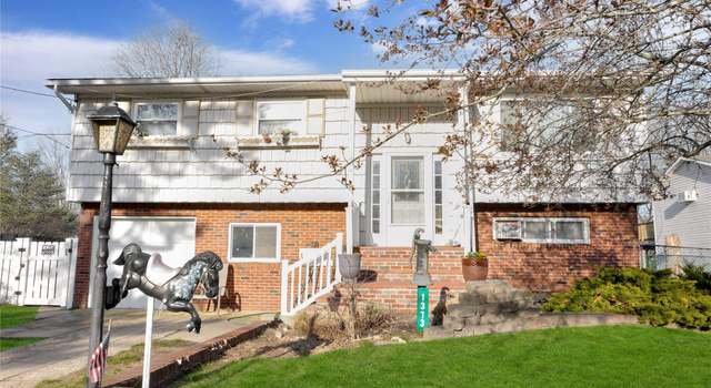 Photo of 1373 Saint Louis Ave, Bay Shore, NY 11706