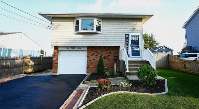 Photo of 184 Sumpwams Ave, Babylon, NY 11702