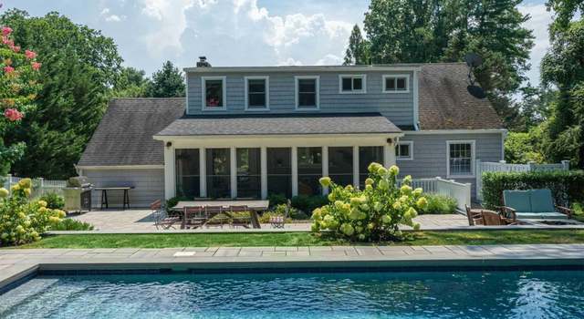 Photo of 12 Wood Ln, Locust Valley, NY 11560