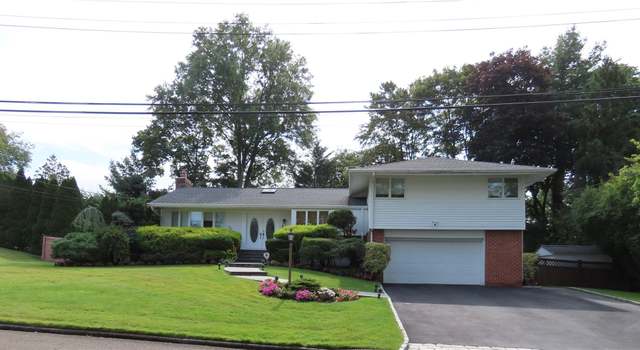Photo of 44 Kenwood Dr, New Rochelle, NY 10804