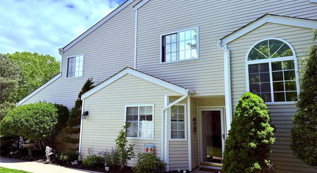 Photo of 186 Gothic Cir, Manorville, NY 11949