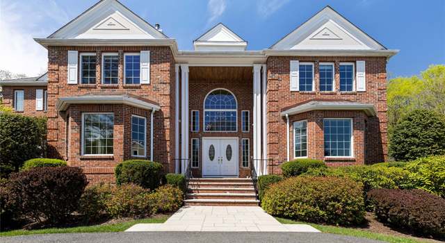 Photo of 32 Stonewall Cir, West Harrison, NY 10604