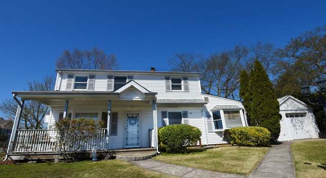 Photo of 48 Drake Ln, Levittown, NY 11756