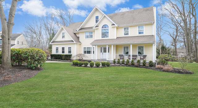 Photo of 7 Pine St, Commack, NY 11725