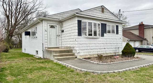 Photo of 36 Pearsall Pl, Deer Park, NY 11729