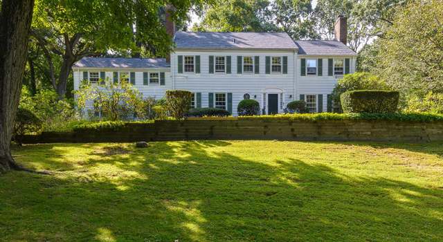 Photo of 36 The Gln, Locust Valley, NY 11560