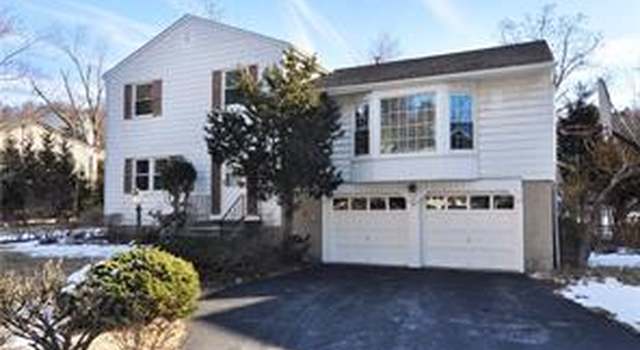 Photo of 6 Willow Ln, Irvington, NY 10533