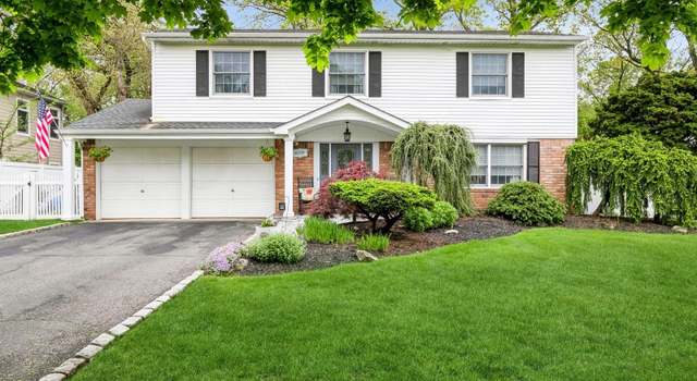 Photo of 23 Dover Hill Dr, Nesconset, NY 11767