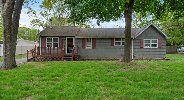Photo of 82 Seaside Ave, Patchogue, NY 11772