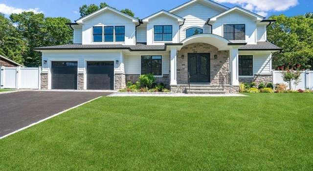 Photo of 14 Harvard Dr, Woodbury, NY 11797