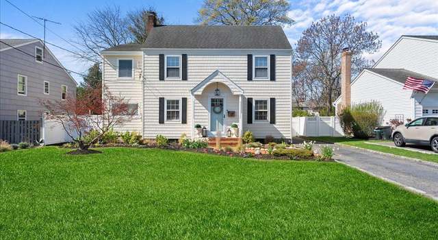 Photo of 26 Seafield Ln, Bay Shore, NY 11706