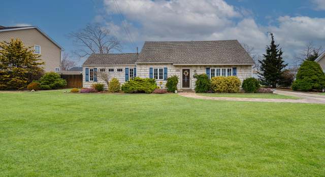 Photo of 257 W 3rd St, Deer Park, NY 11729