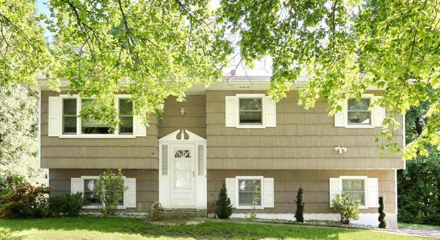 Photo of 4 Apollo Ct, Nanuet, NY 10954