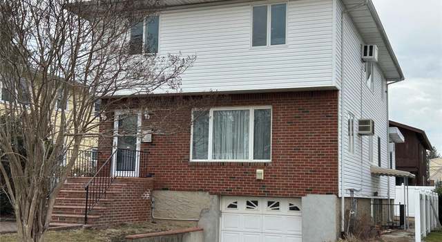 Photo of 12 Hickory Rd, Port Washington, NY 11050