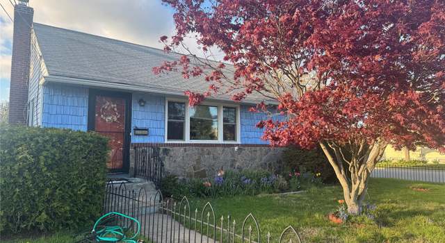 Photo of 7 Prose St, Hicksville, NY 11801