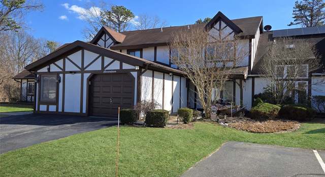 Photo of 17 Amesworth Ct, Middle Island, NY 11953