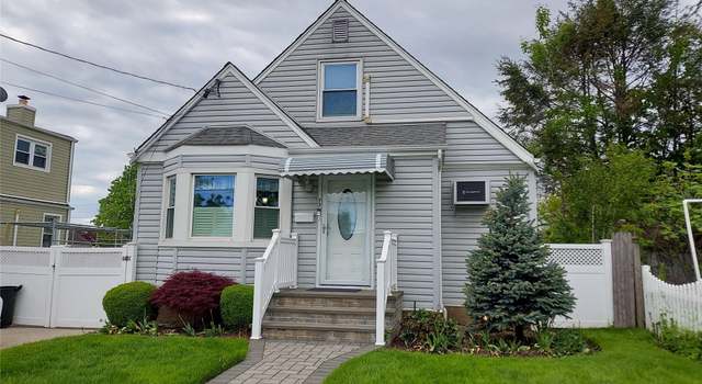 Photo of 77 Francis Ct, Elmont, NY 11003
