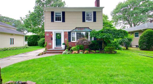Photo of 30 Prescott St, Garden City, NY 11530