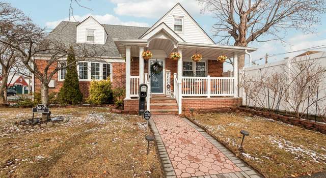 Photo of 263-05 81st Ave, Glen Oaks, NY 11004