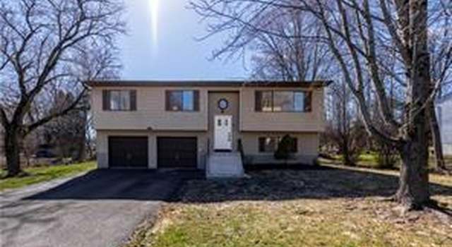 Photo of 8 Ridge Rd, Poughkeepsie, NY 12603