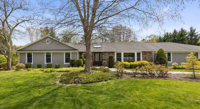 Photo of 101 Yukon Dr, Woodbury, NY 11797