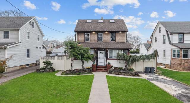 Photo of 447 Birch St, West Hempstead, NY 11552