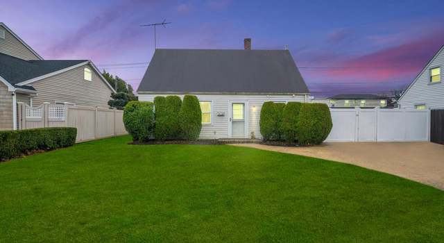 Photo of 38 Dogwood, Levittown, NY 11756
