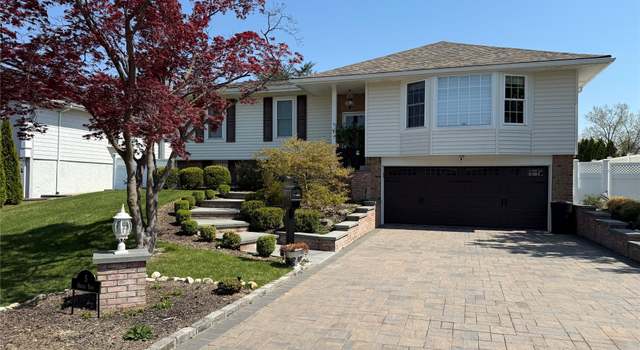 Photo of 5 Bridle Path, Roslyn, NY 11576