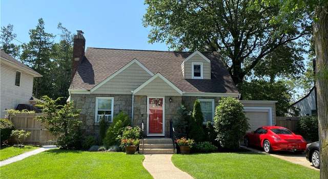 Photo of 77 Brunswick Ave, Williston Park, NY 11596