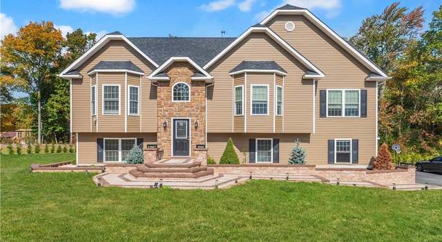 Photo of 49 Swan Holw, New Windsor, NY 12553