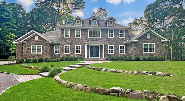 Photo of 33 Bacon Rd, Head Of The Harbor, NY 11780