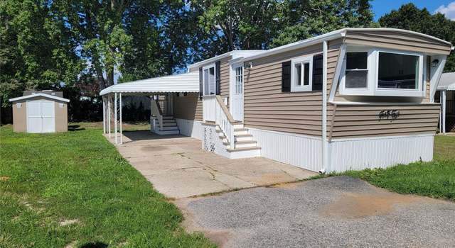 Photo of 44 Betsy Ross Dr, Bohemia, NY 11716