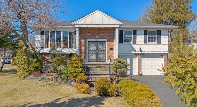 Photo of 132 Crescent Dr, Searingtown, NY 11507
