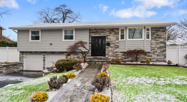 Photo of 18 Rockland Dr, Jericho, NY 11753