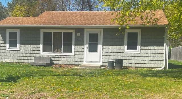 Photo of 650 Hoffman Ave, Bellport, NY 11713