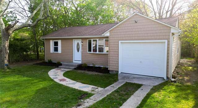 Photo of 17 Wilson Ave, Riverhead, NY 11901