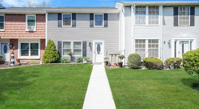 Photo of 30 Federal Ln, Coram, NY 11727