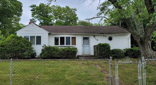 Photo of 15 Wauwepex Trl, Ridge, NY 11961