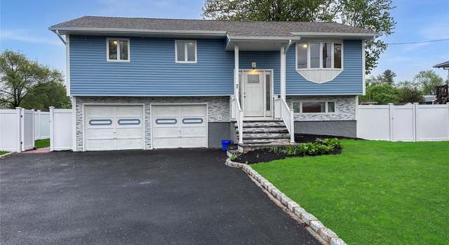 Photo of 42 Blacker St, Brentwood, NY 11717
