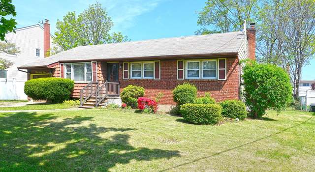 Photo of 355 N Iowa Ave, Massapequa, NY 11758