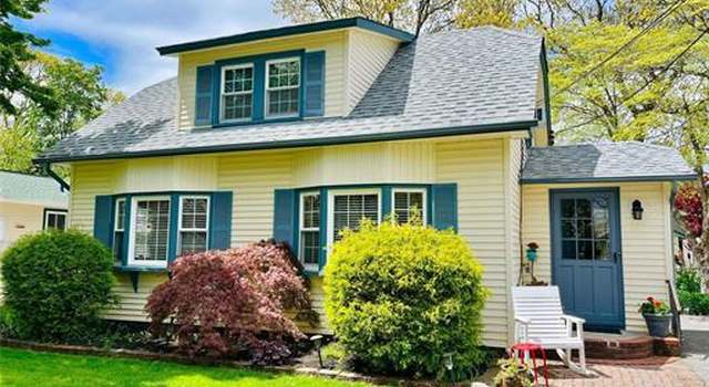 Photo of 30 Bliss St, Patchogue, NY 11772