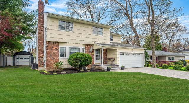 Photo of 42 Pitt Ave, Deer Park, NY 11729