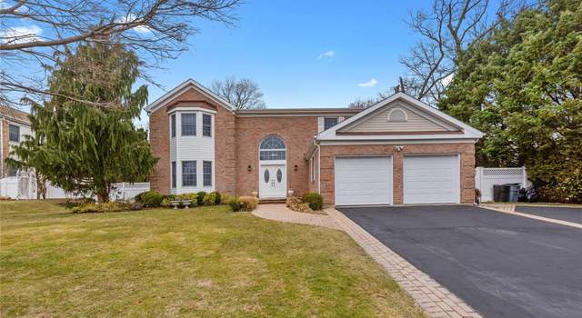 Photo of 11 Heather Ln, Muttontown, NY 11753