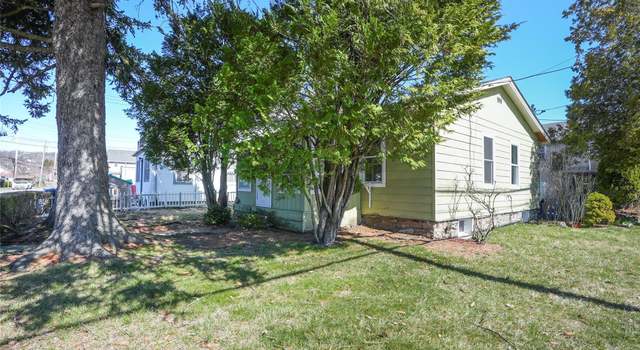 Photo of 109 Marble Ave, Pleasantville, NY 10570