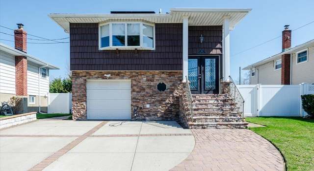 Photo of 151 Baker Ct, Island Park, NY 11558