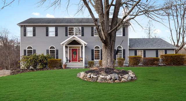 Photo of 2 Moore Dr, Yorktown Heights, NY 10598