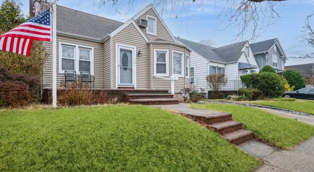 Photo of 118 Kamda Blvd, New Hyde Park, NY 11040