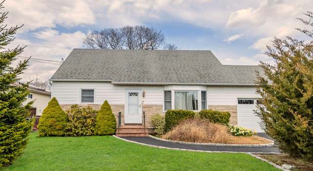 Photo of 321 Lexington Ave, West Babylon, NY 11704