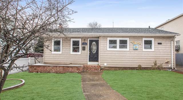 Photo of 15 1st Pl, New Hyde Park, NY 11040