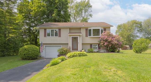 Photo of 6 Regency Dr, Wappingers Falls, NY 12590